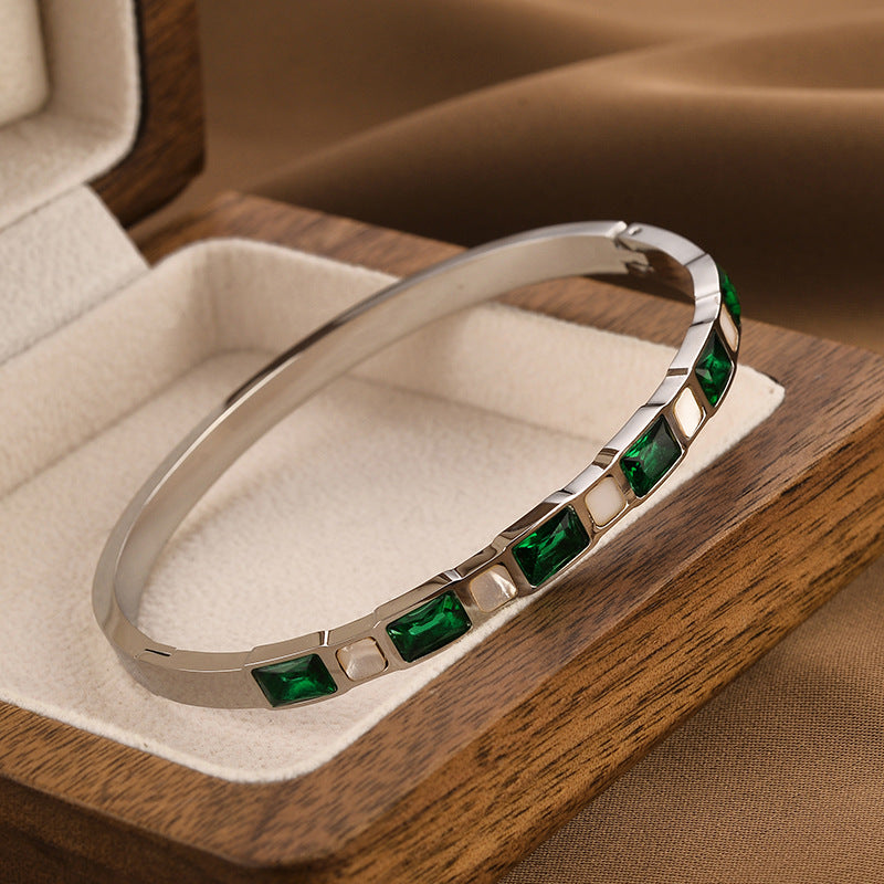 Elegant Armband med Smaragdgröna Kristaller